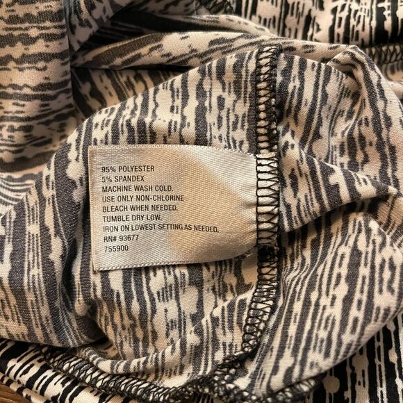 Stretch Short Sleeve Printed Blouse - Picture 8 of 8